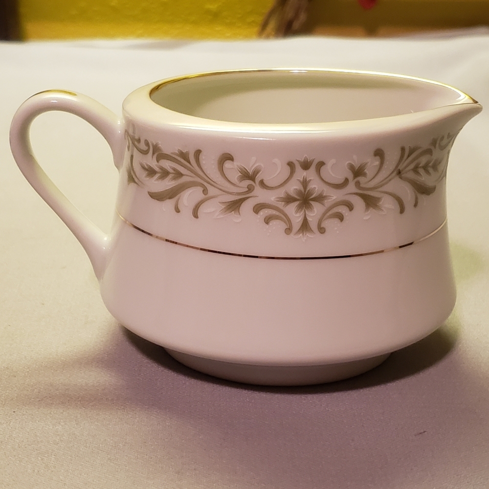 Vtg Creamer/Pitcher Allegro 4N By Royal Worcester